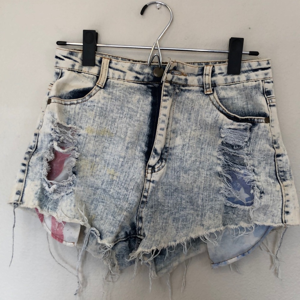Jean very distressed shorts